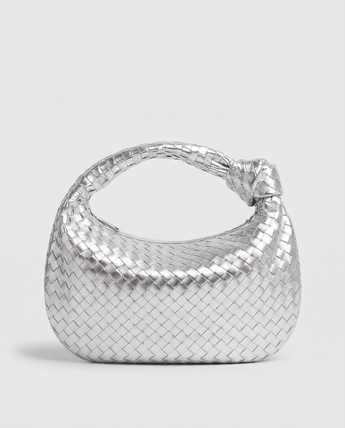 Knot Maxi woven leather shoulder bag in Silver – front view