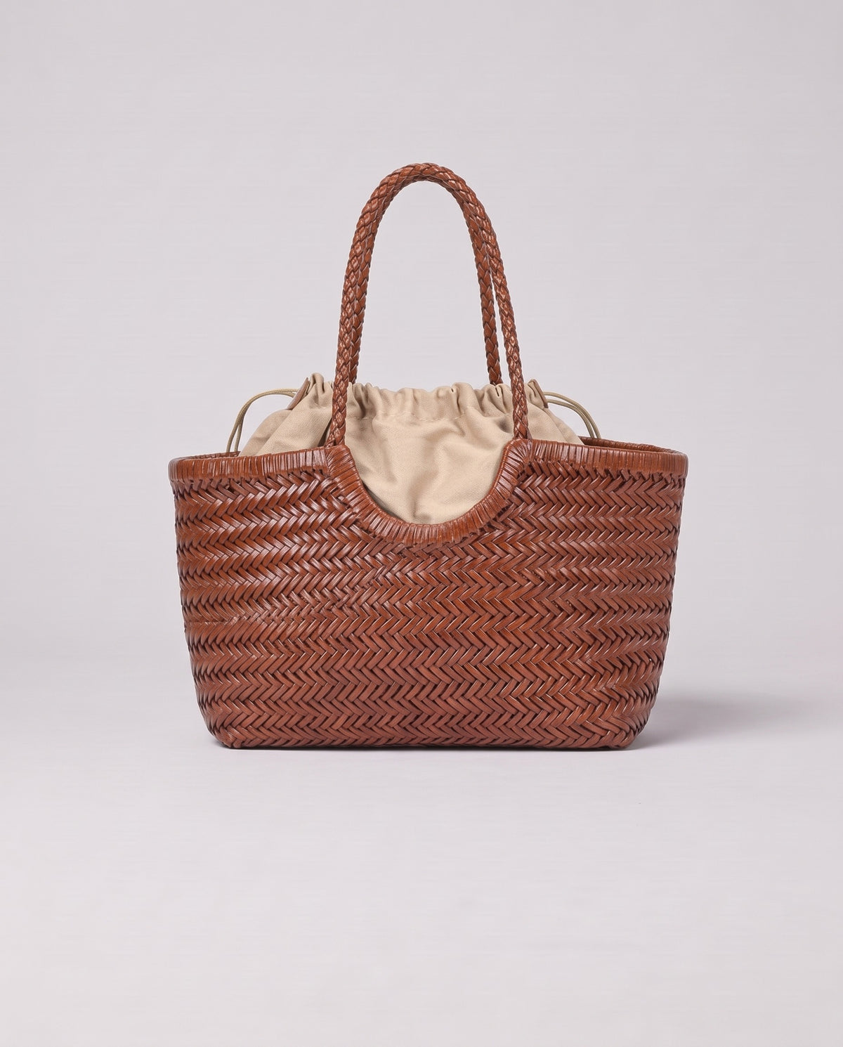 Valentina Lecce bag in Cognac, front view