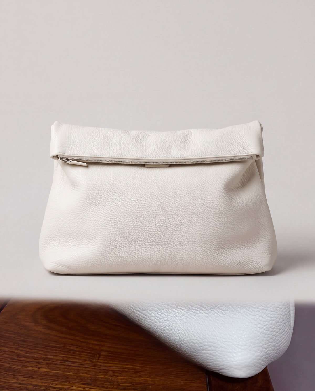 Lido bag in White – front view