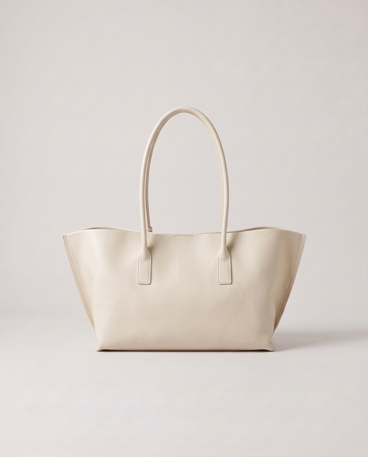 Noce tote in ivory, back view