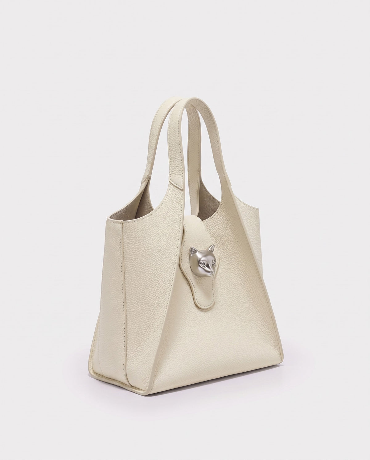 Onda leather tote in Ivory – three-quarter view