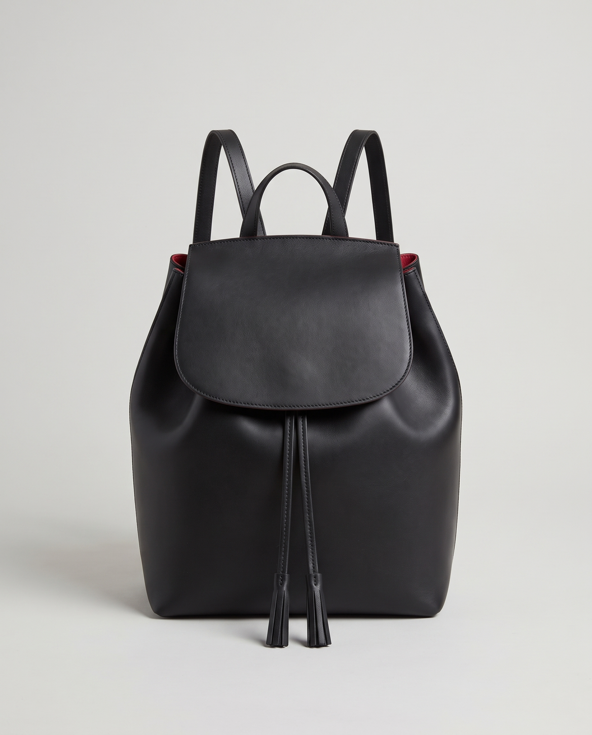 Roam Large leather backpack in Black – front view