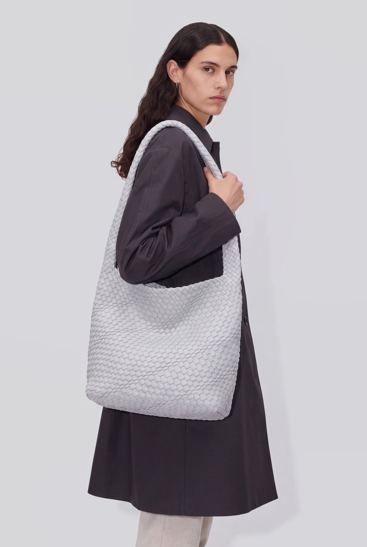 Axis dove grey woven handbag worn on the shoulder - Valentina