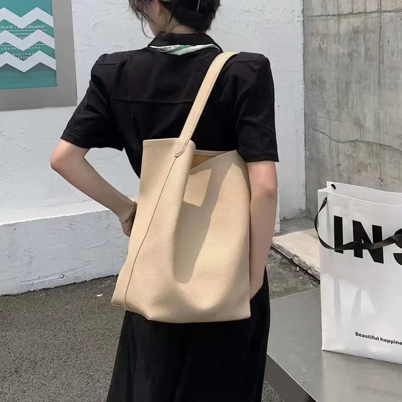 Valentina Tela Small bucket bag in Khaki