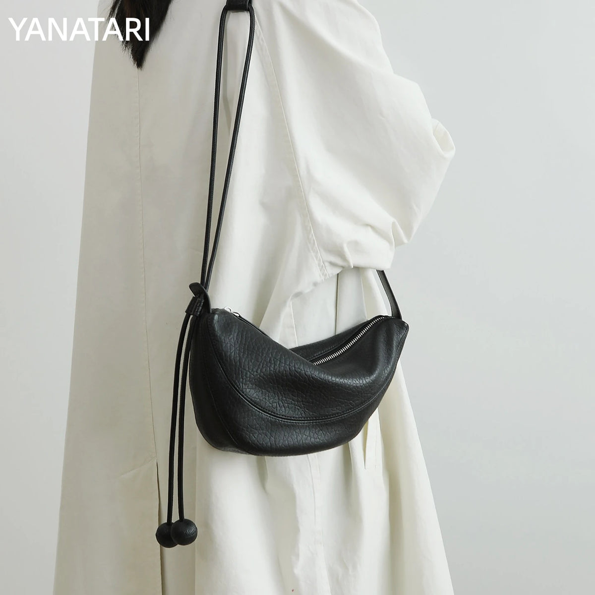 Valentina Pino crossbody bag in Black, front view