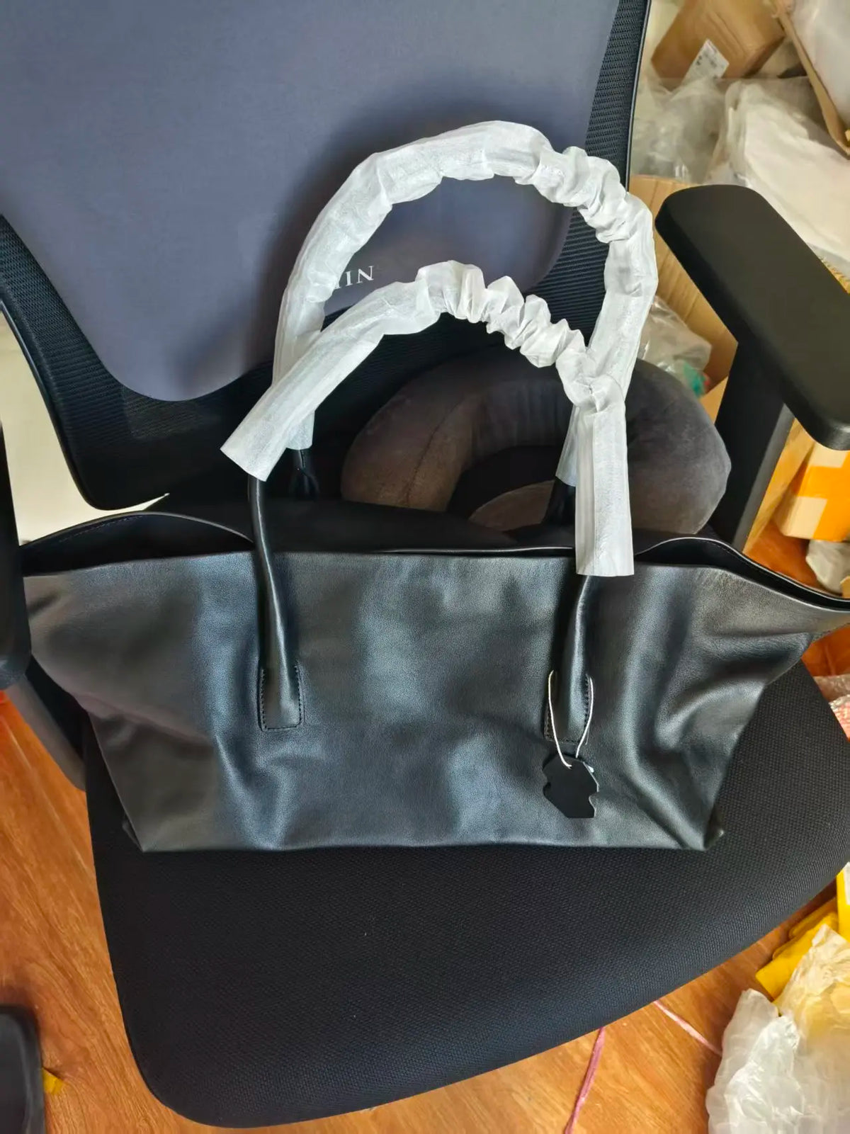 Valentina Gaia tote in Beige, interior