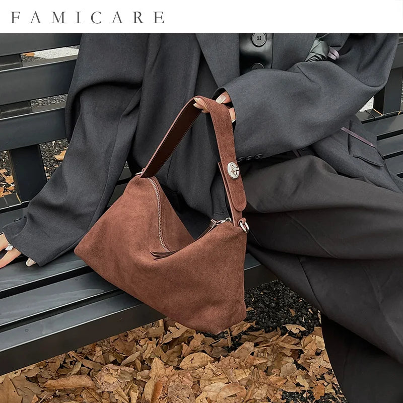 Valentina Corso shoulder bag in Khaki, front view