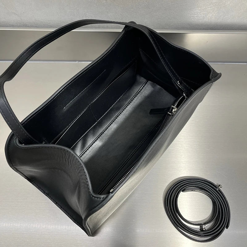 Valentina Oro tote in Grey, interior