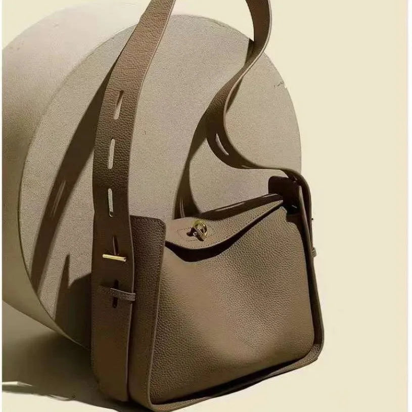 Valentina Asti tote in Elephant Grey, side view