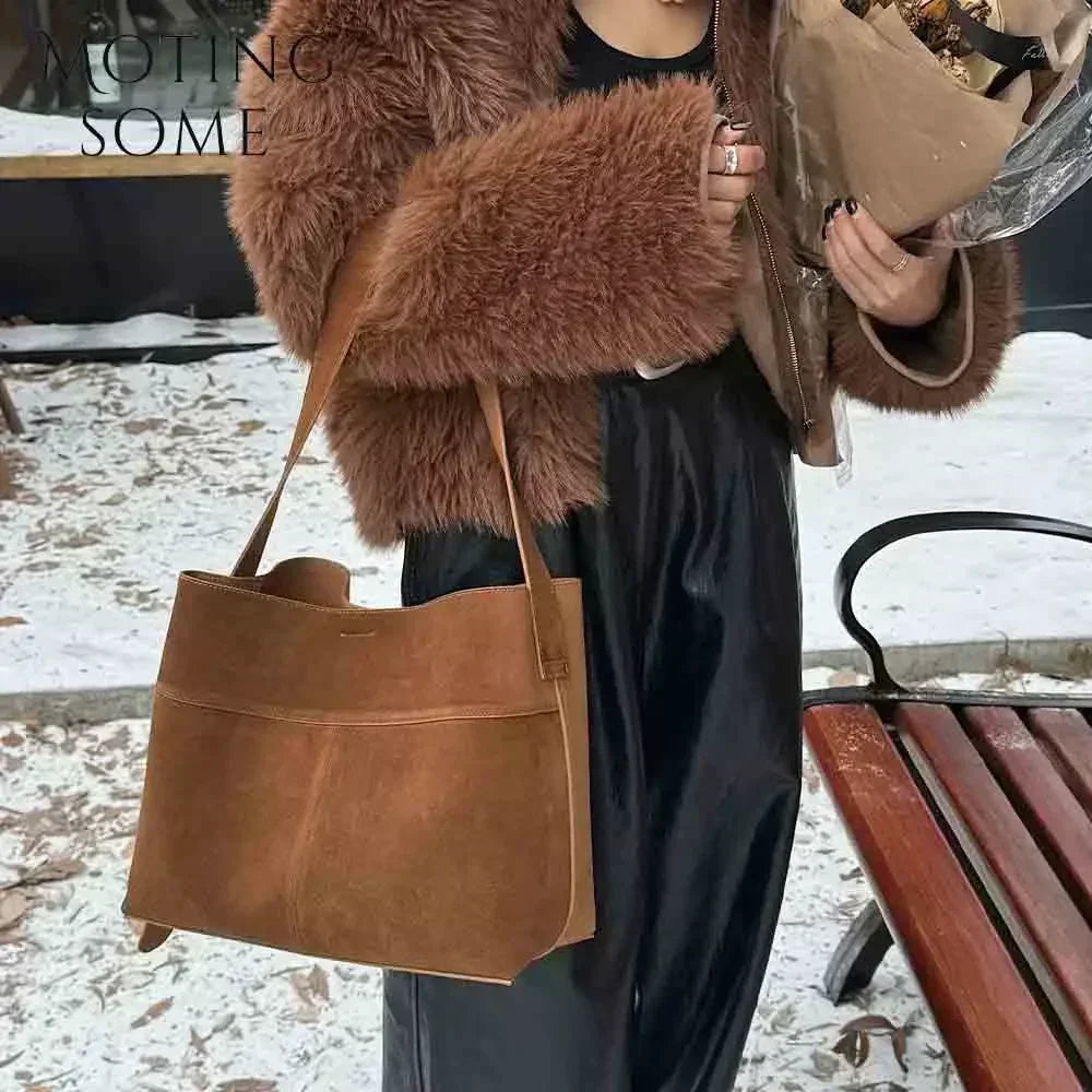 Valentina Elba Large tote in Brown, back view