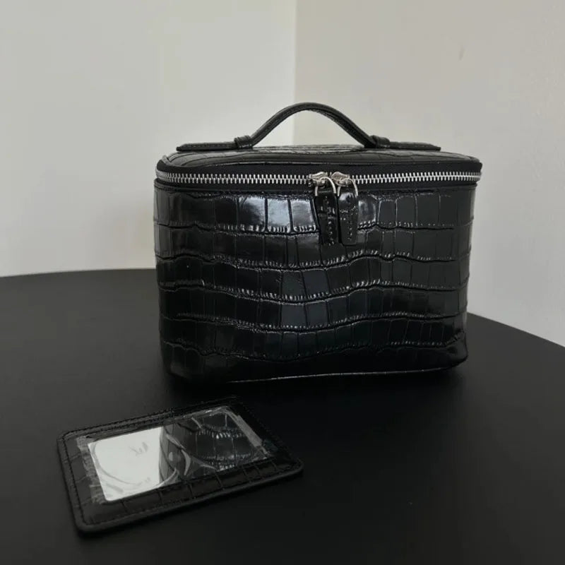 Valentina Bellagio vanity case in Black