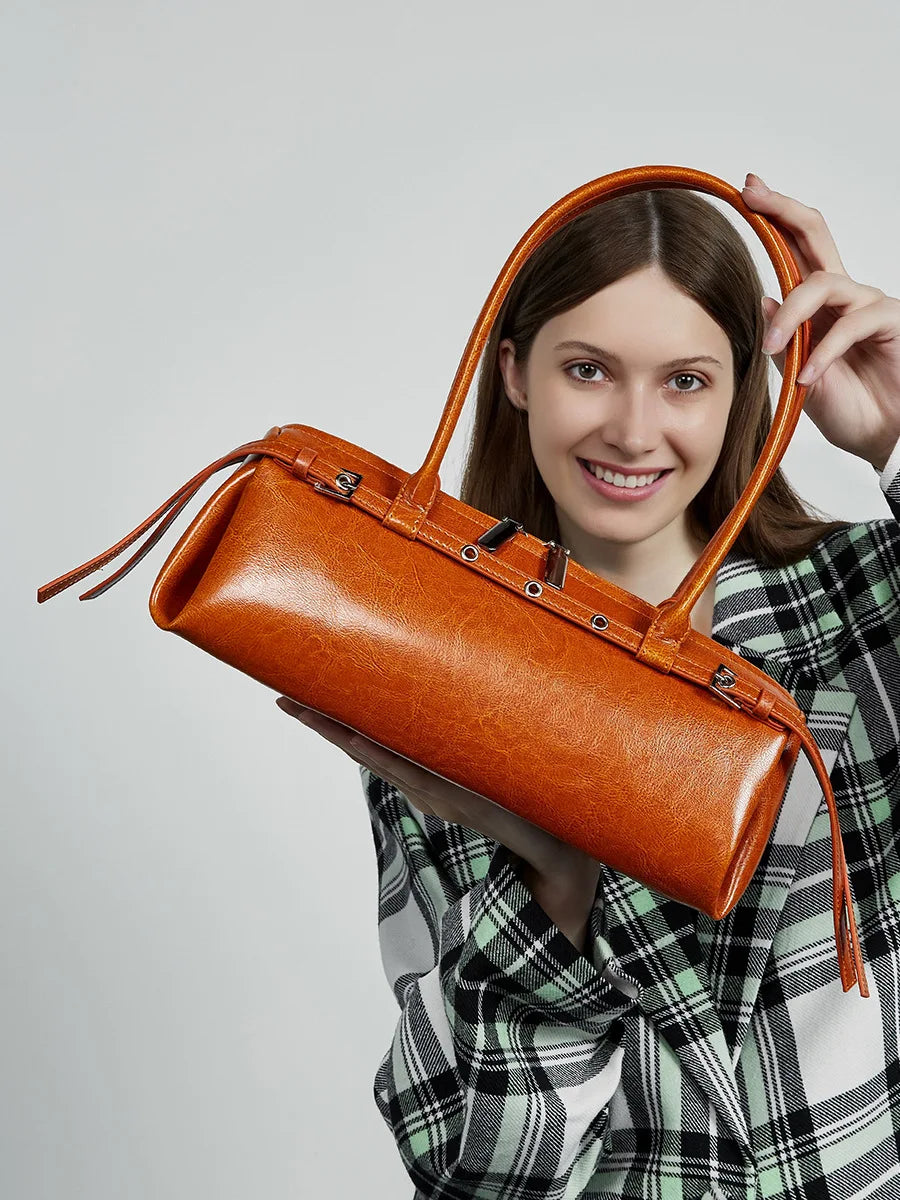 Valentina Riva shoulder bag in Coffee, detail