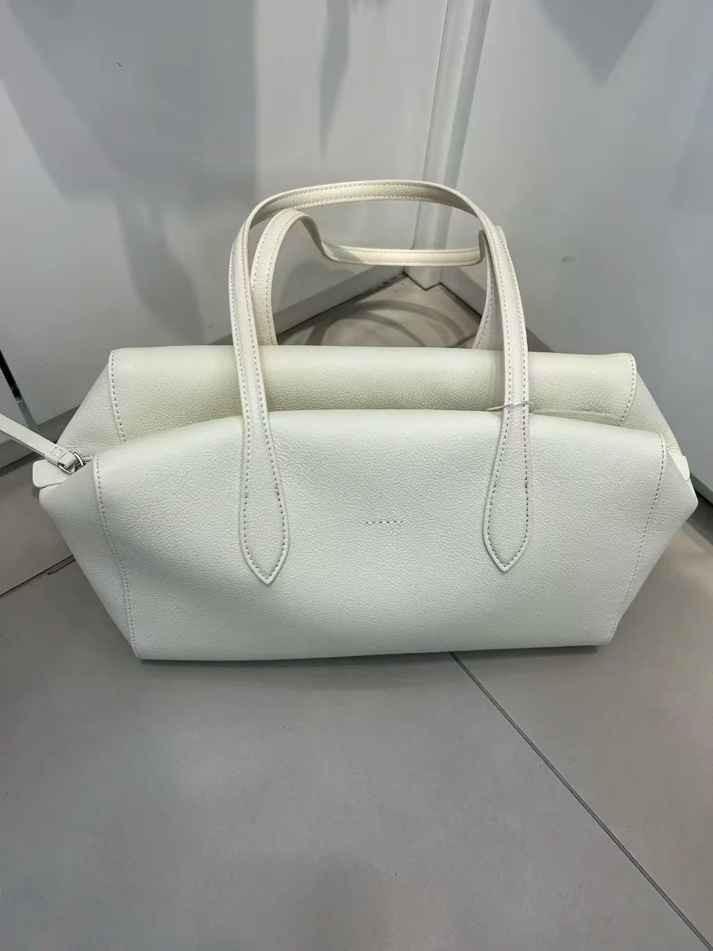 Valentina Modena tote in Beige