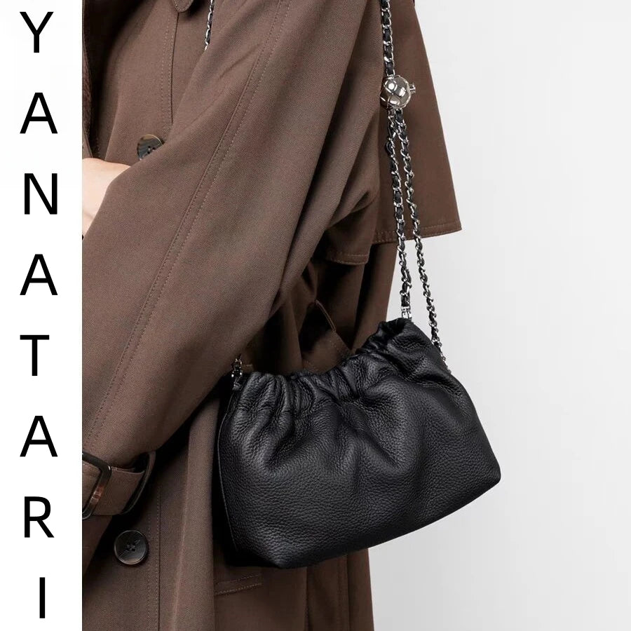 Valentina Giro shoulder bag in Grey, front view