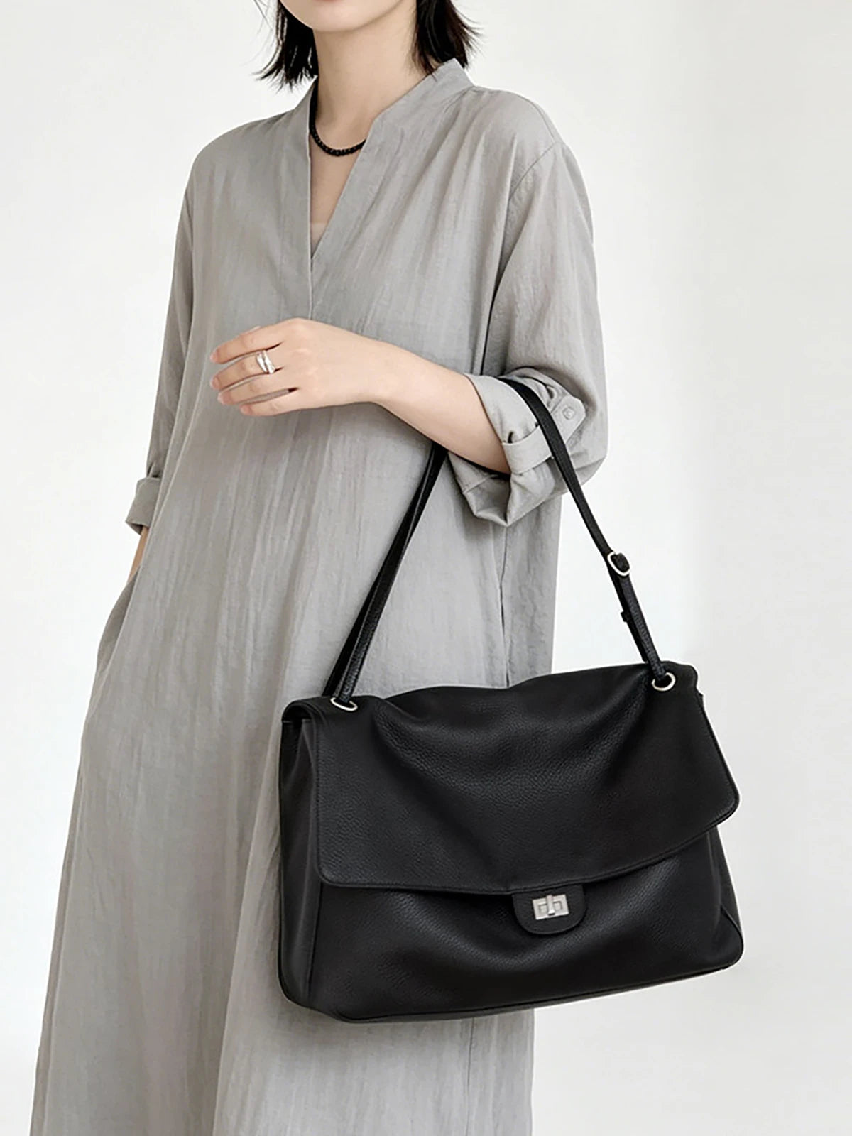 Valentina Fiume Medium tote in Taupe, worn