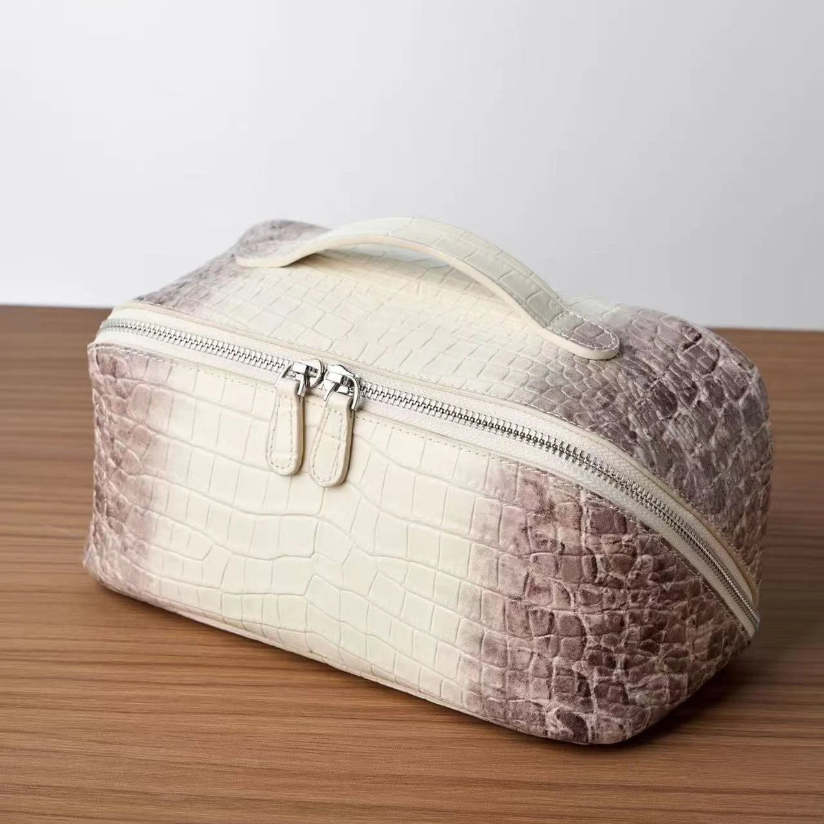 Valentina Varenna Large vanity case in Silver, worn