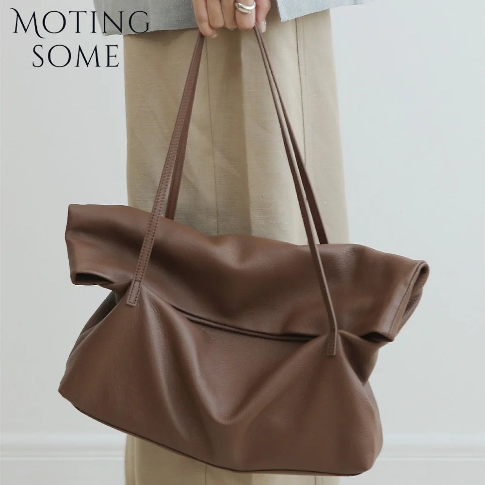 Valentina Ambra tote in Black, side view