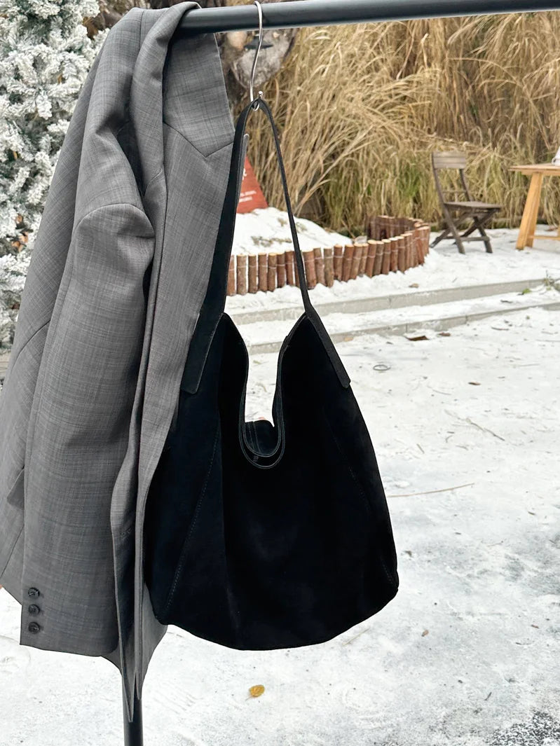 Valentina Fiato bucket bag in Black