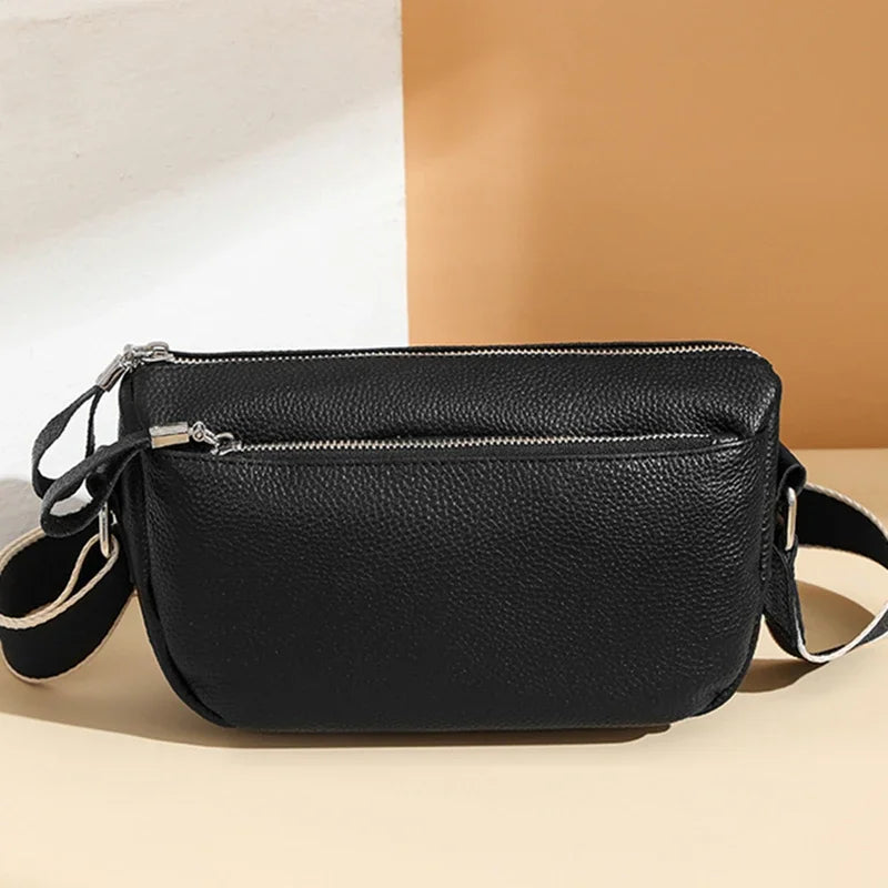 Valentina Vela tote in Black, front view