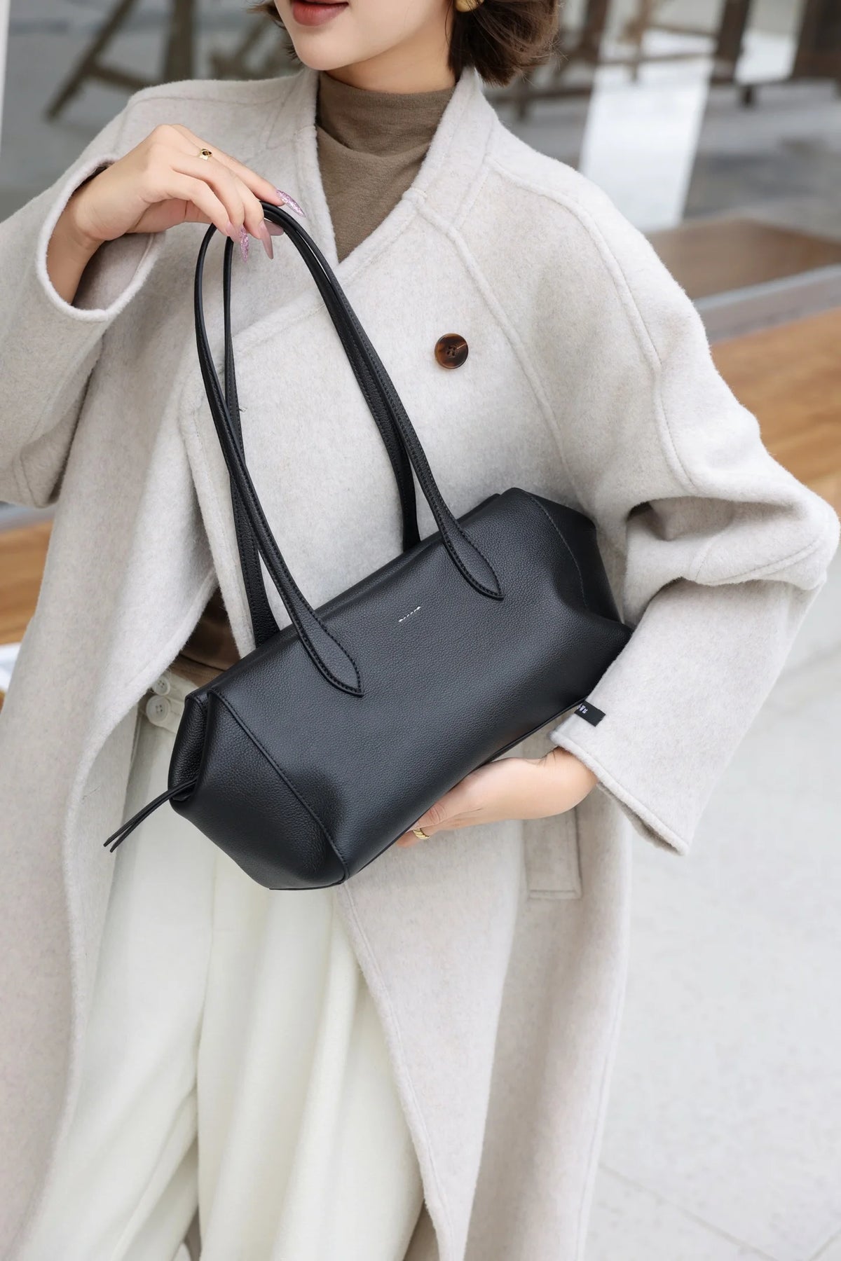 Valentina Modena tote in Coffee, back view