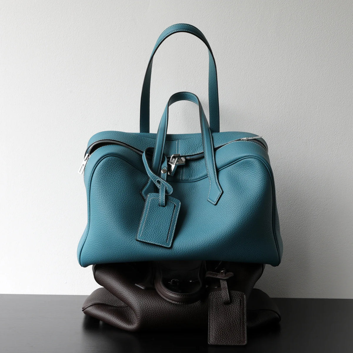 Valentina Portofino bowling bag in Khaki, detail
