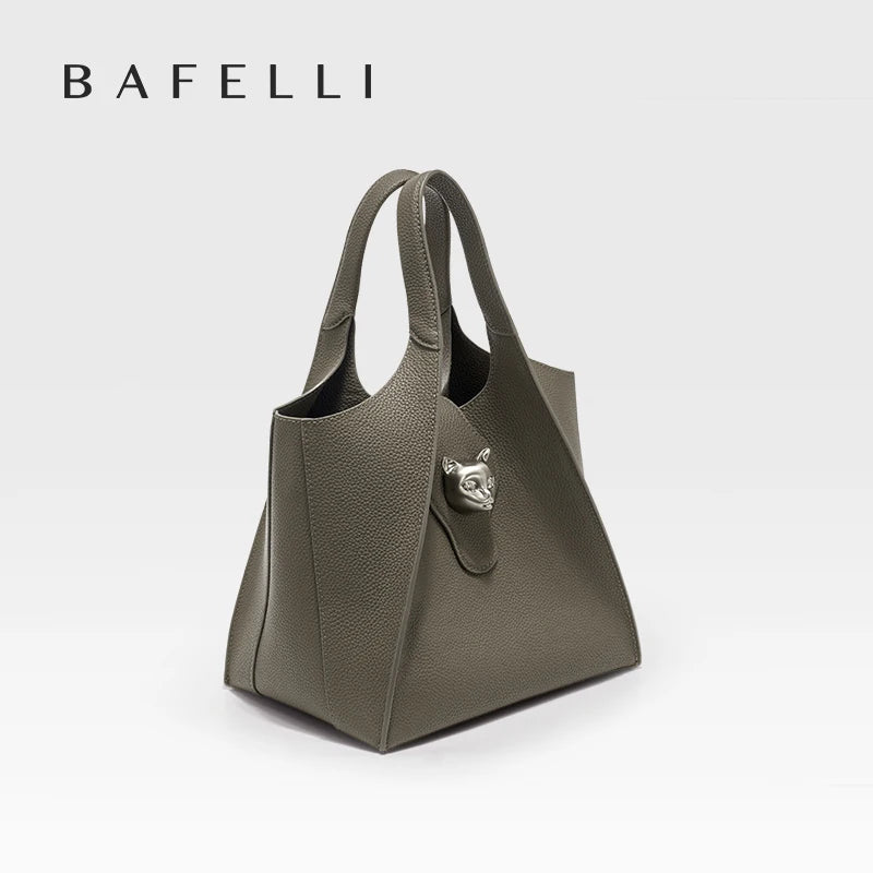 Valentina Onda tote in Black, worn