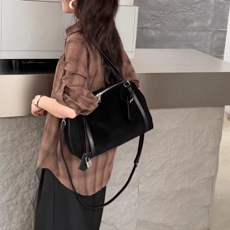 Valentina Vita tote in Grey, detail