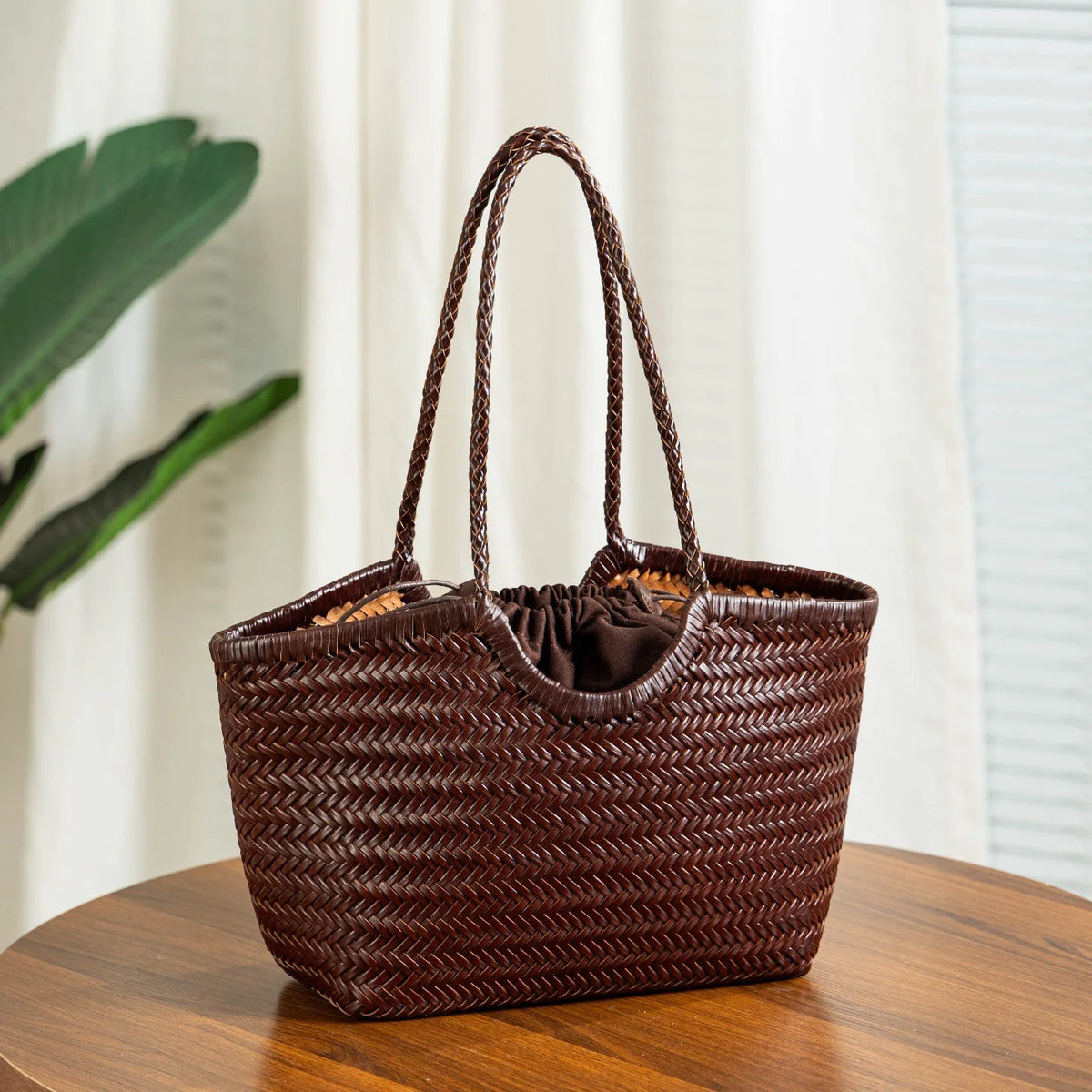Valentina Matera Large tote in Yucca, back view