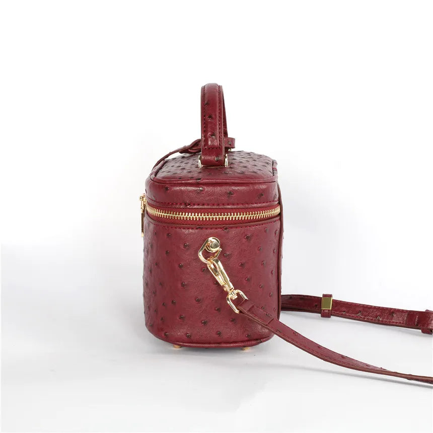 Valentina Brindisi vanity case in Velvet Green, worn
