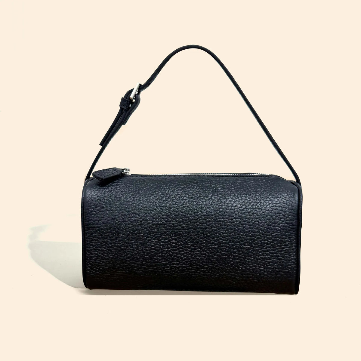 Valentina Lume shoulder bag in Ebony, detail