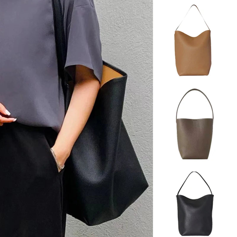 Valentina Aria Large bucket bag in Beige, interior