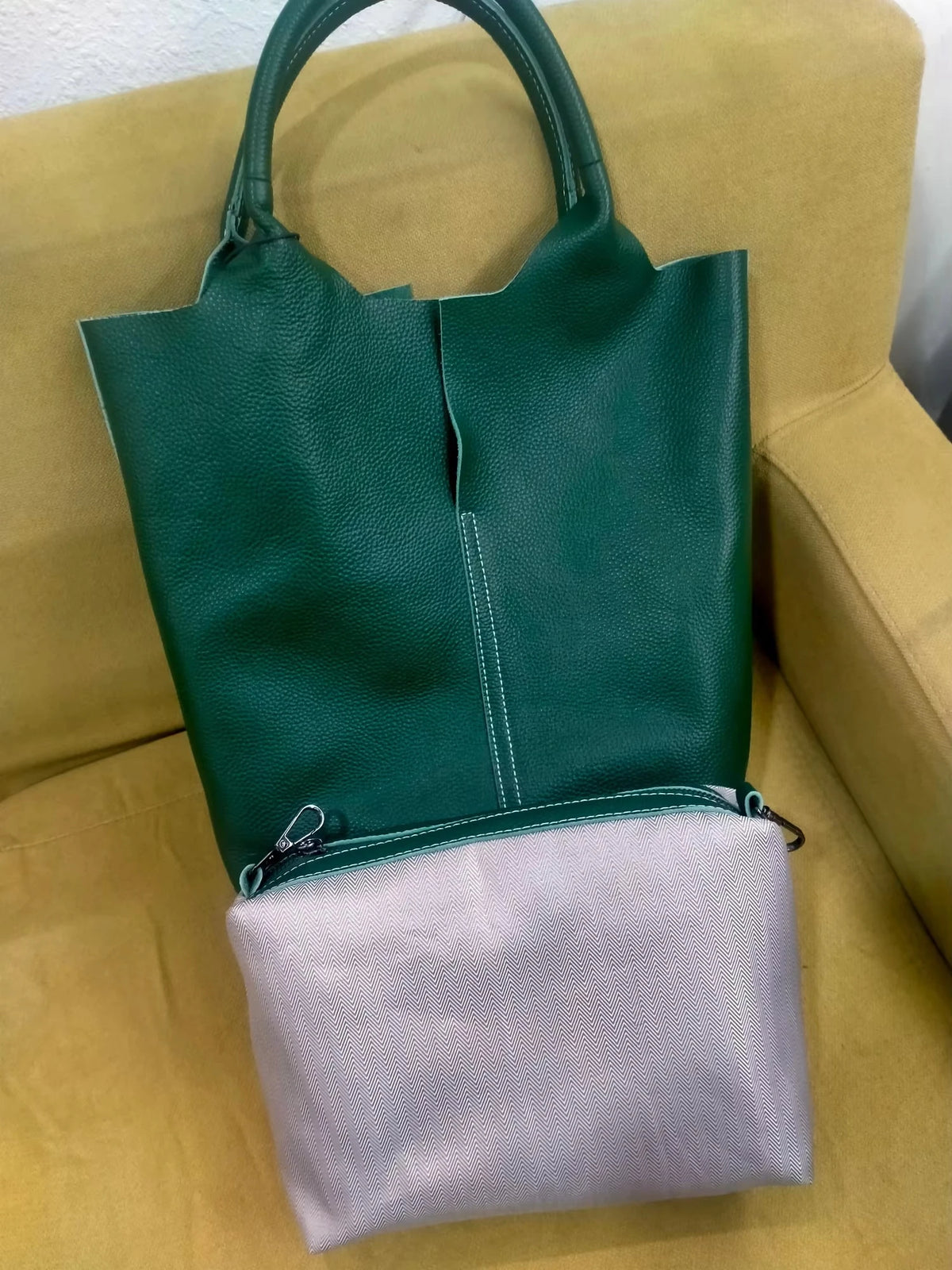 Valentina Arco bucket bag in Velvet Green