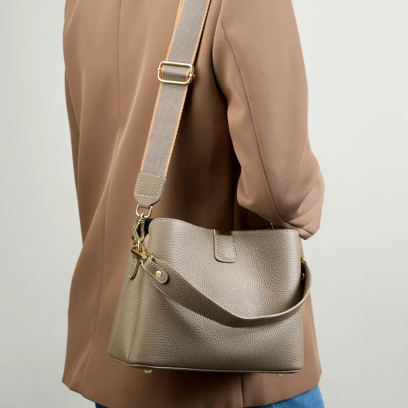 Valentina Pepe crossbody bag in Beige, side view