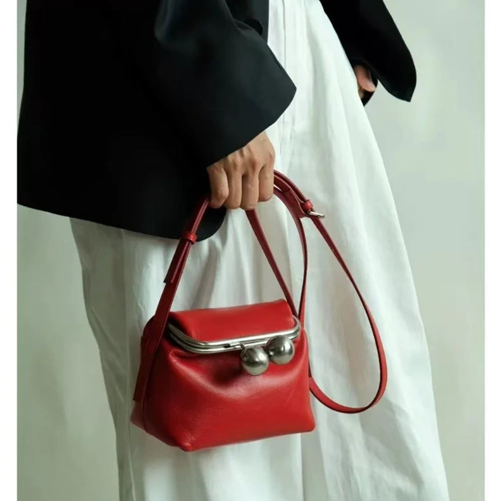 Valentina Garda shoulder bag in Wine red