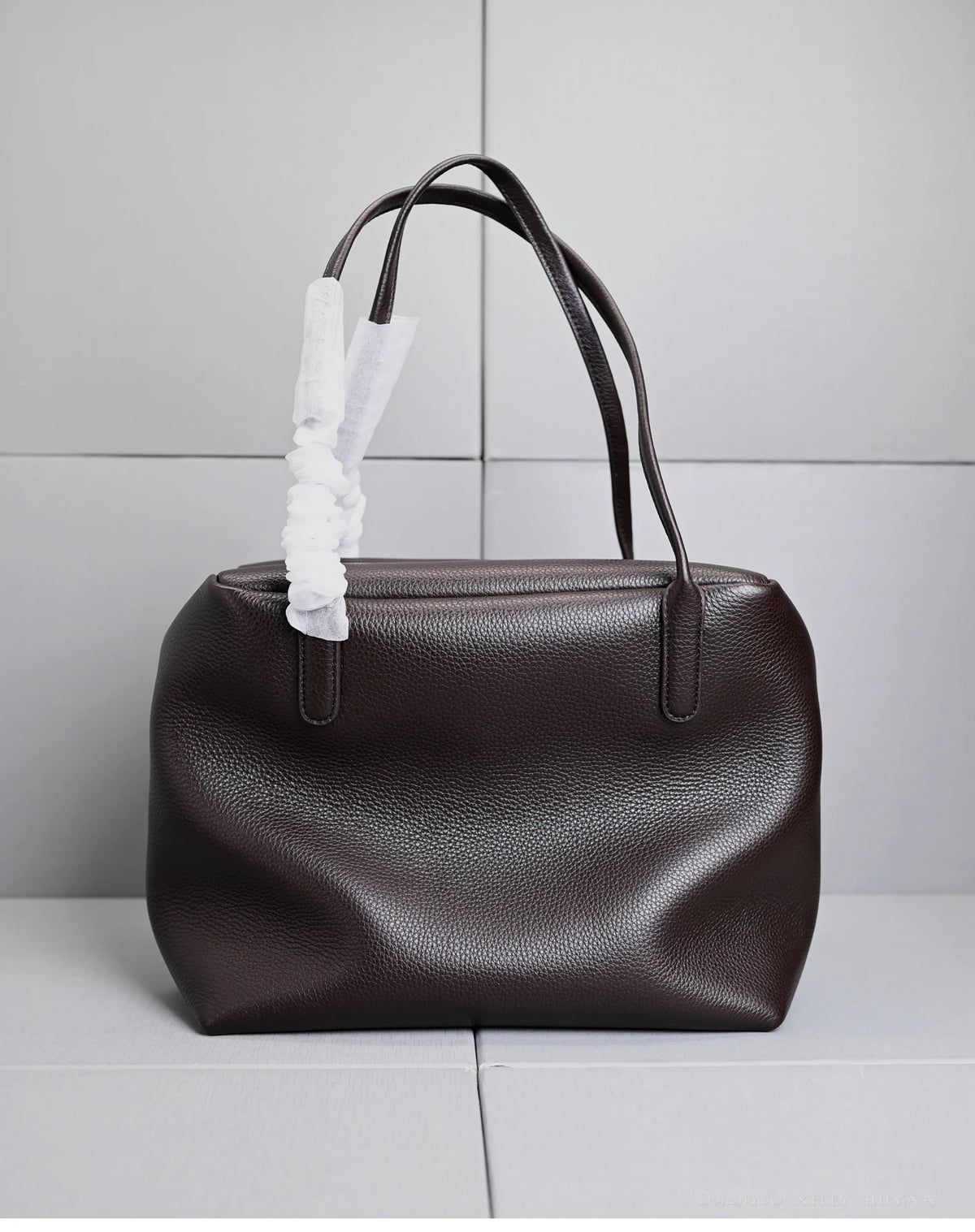 Valentina Pavia bowling bag in Coffee, interior