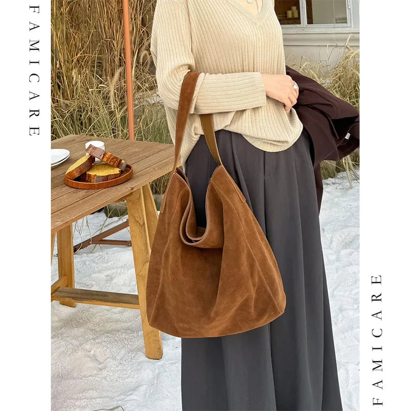 Valentina Fiato bucket bag in Coffee, front view