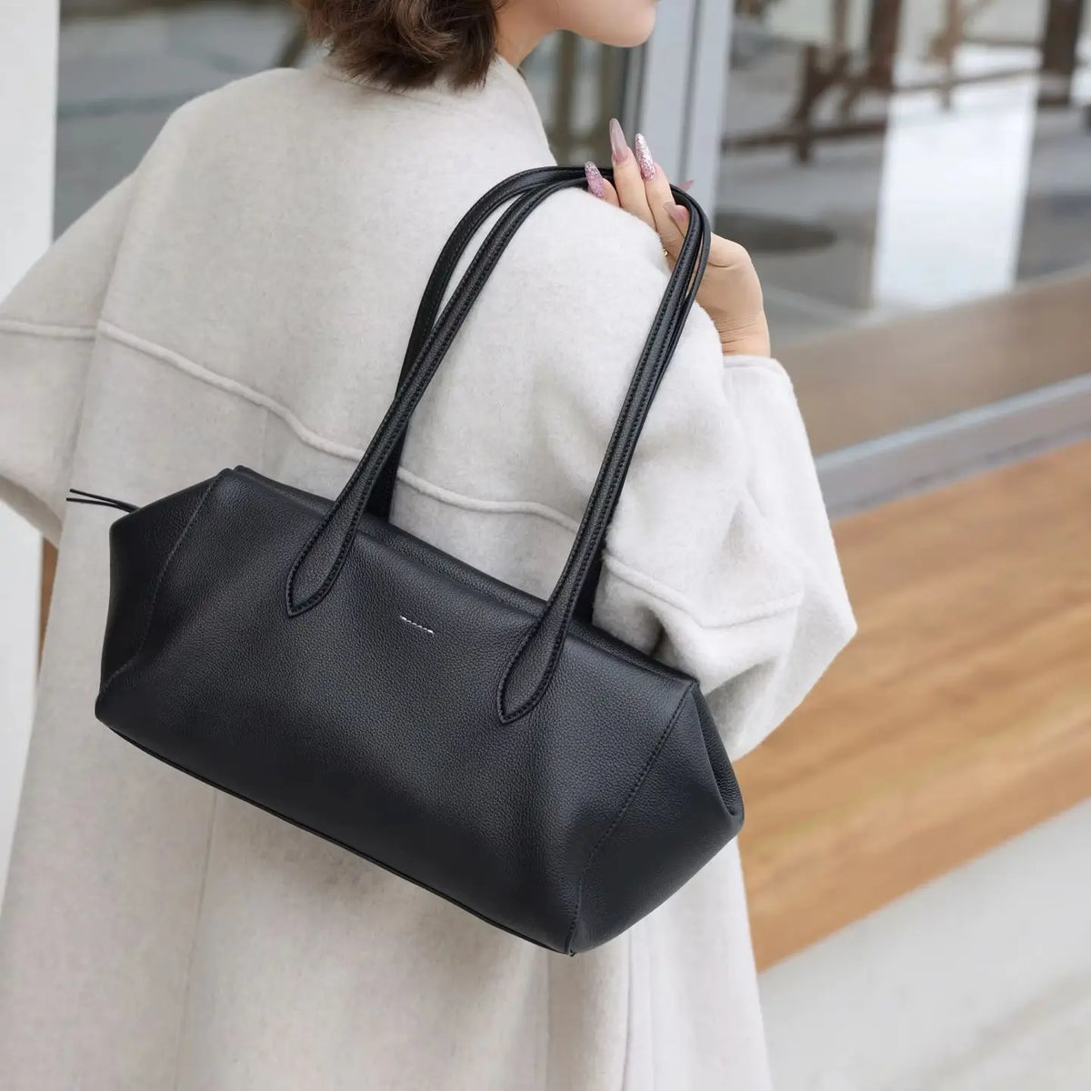 Valentina Cortina tote in Pebbled Black