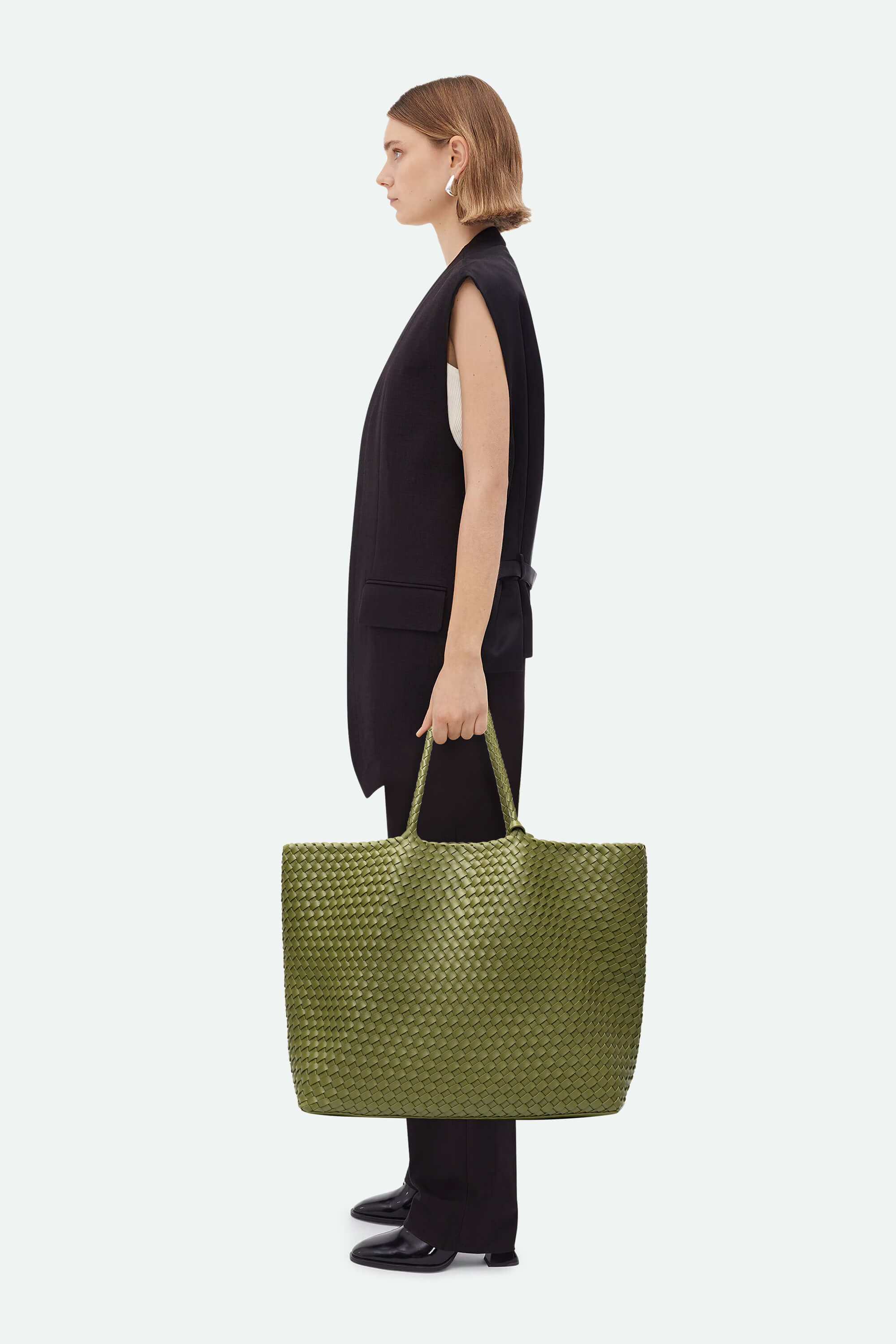 Womens_Green_Tote_Bag_Model