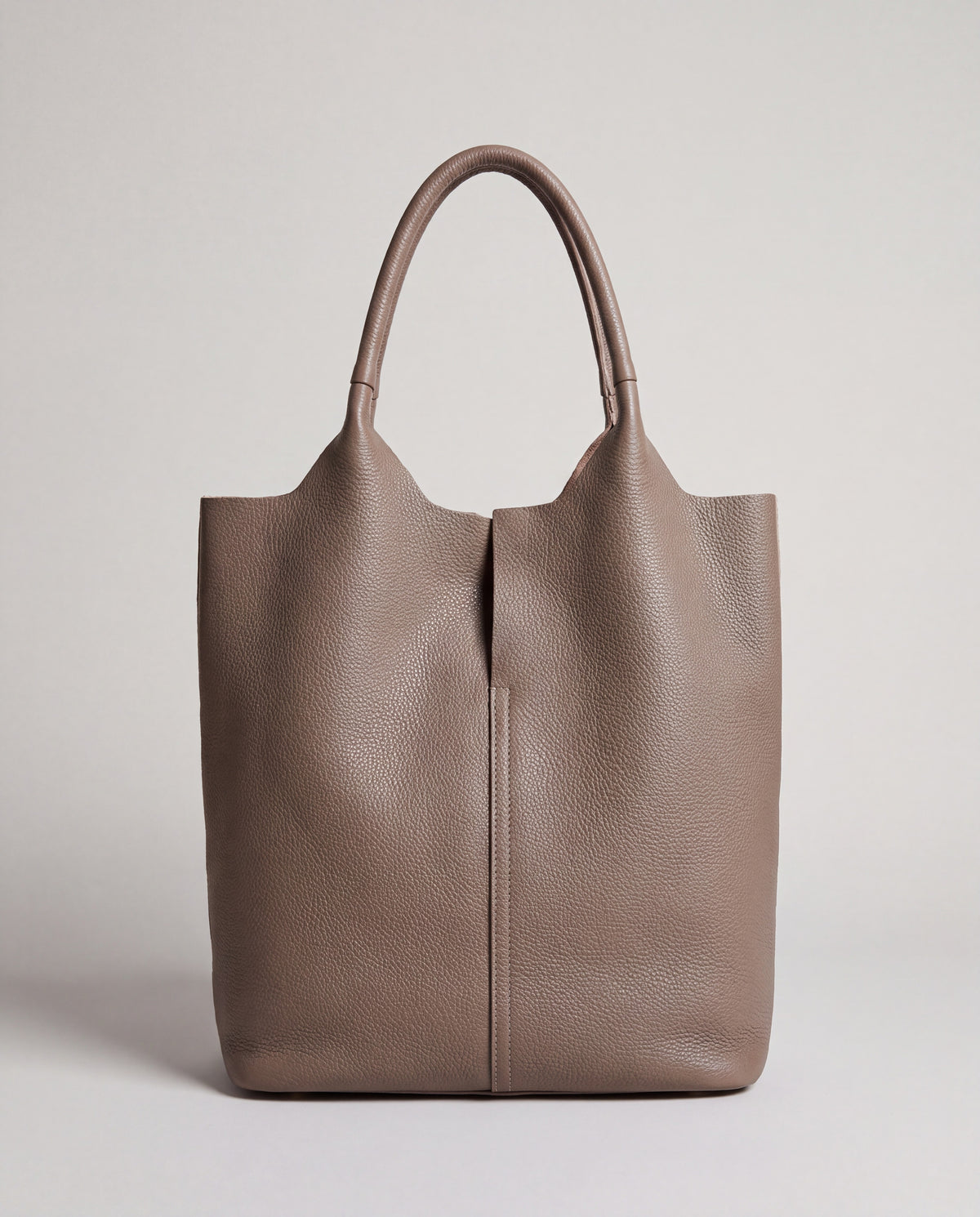Arco bag in Taupe – front view