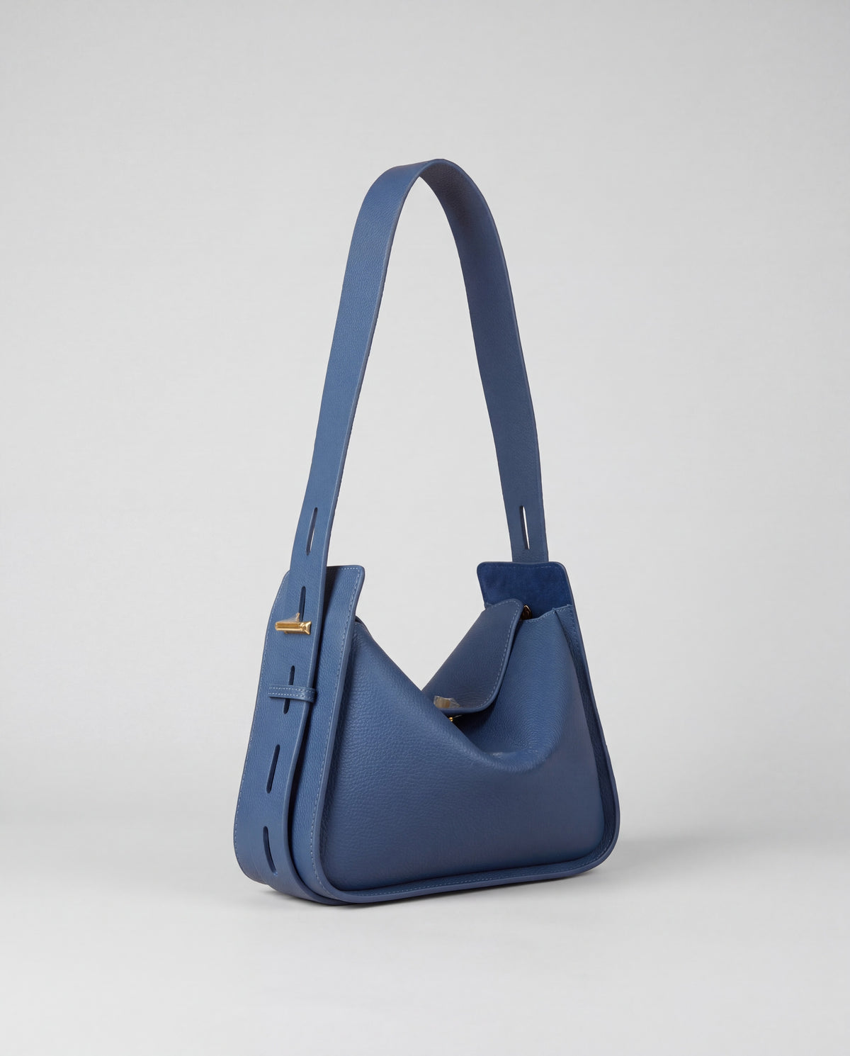 Asti bag in Blue – front view