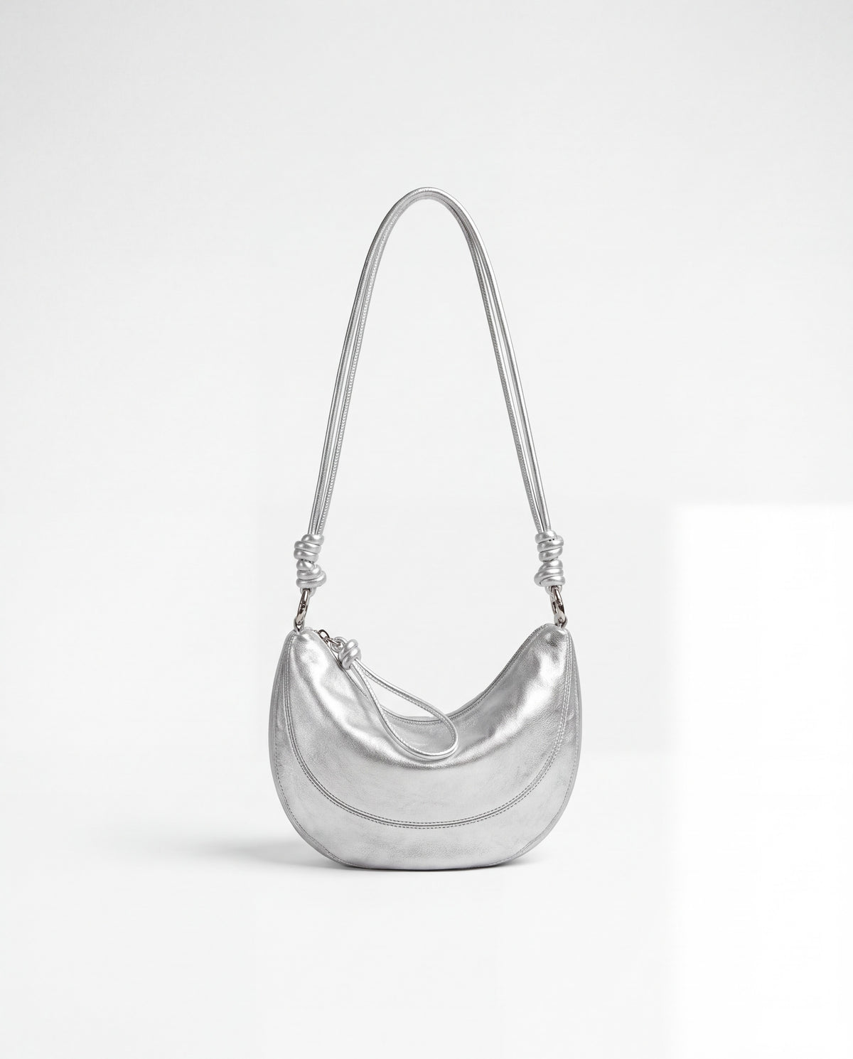 Bruma bag in Silver – front view