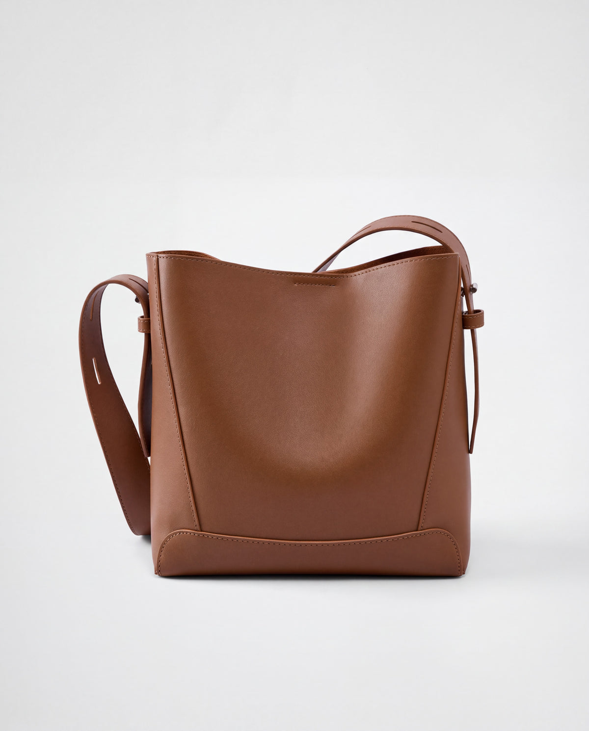 Calce bag in Cognac – front view