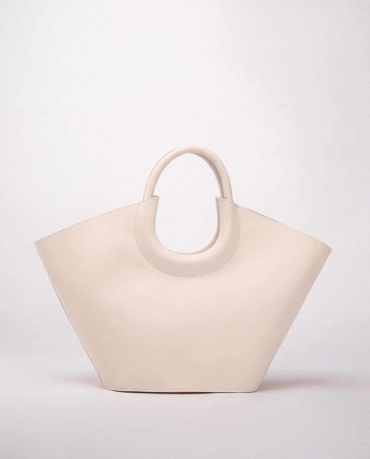 Circulo bag in Beige – front view