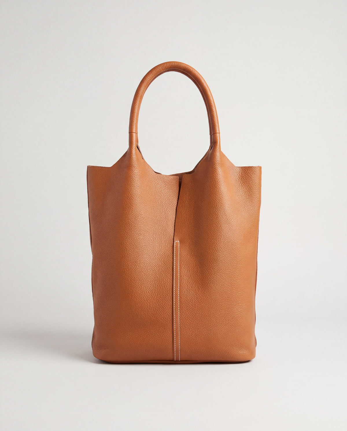 Commute bag in Caramel – front view