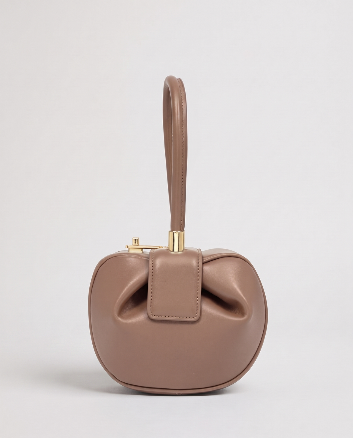 Dumpling Maxi leather top-handle bag in Nude – front view