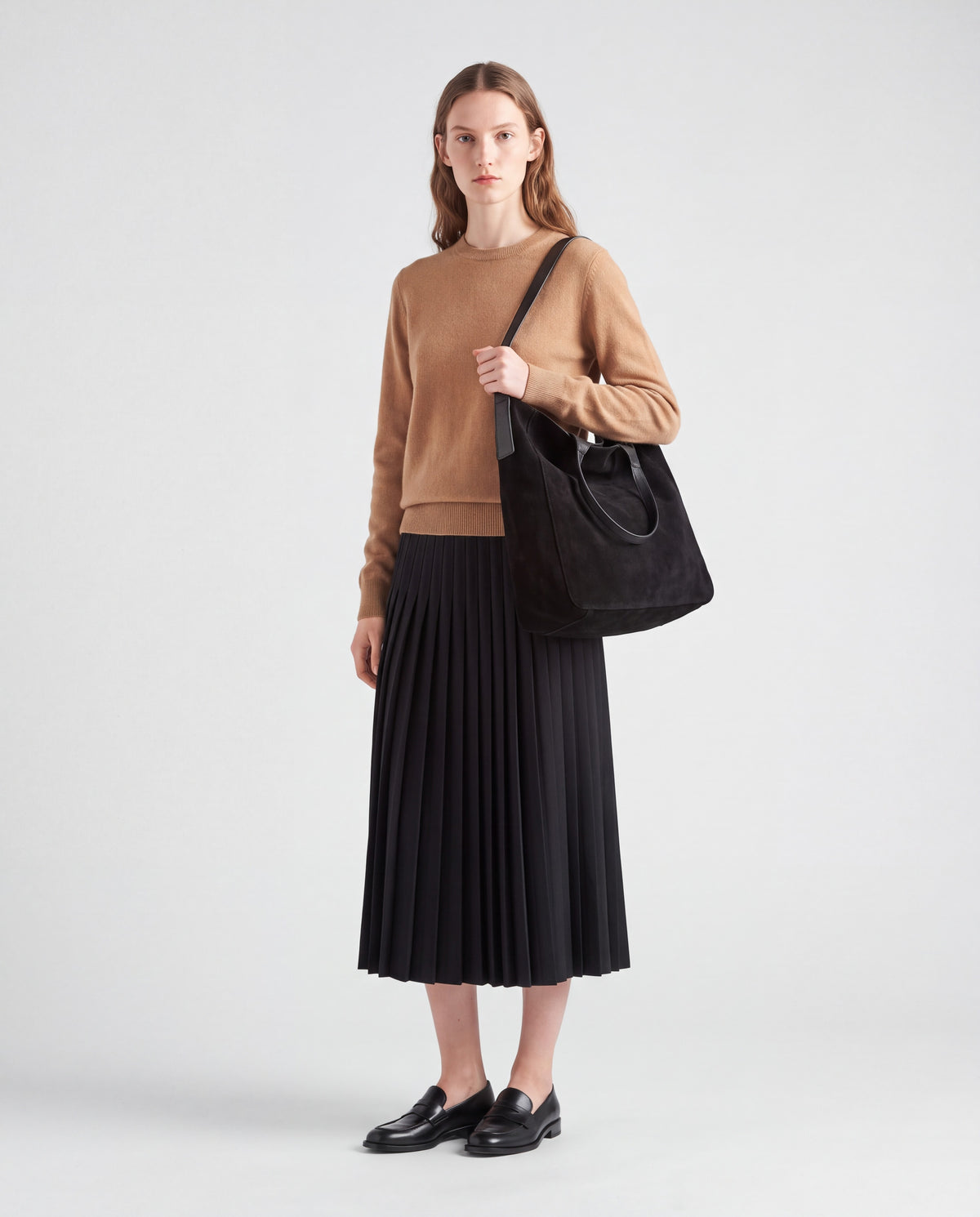 Fiato bag in Black – worn by model, full length