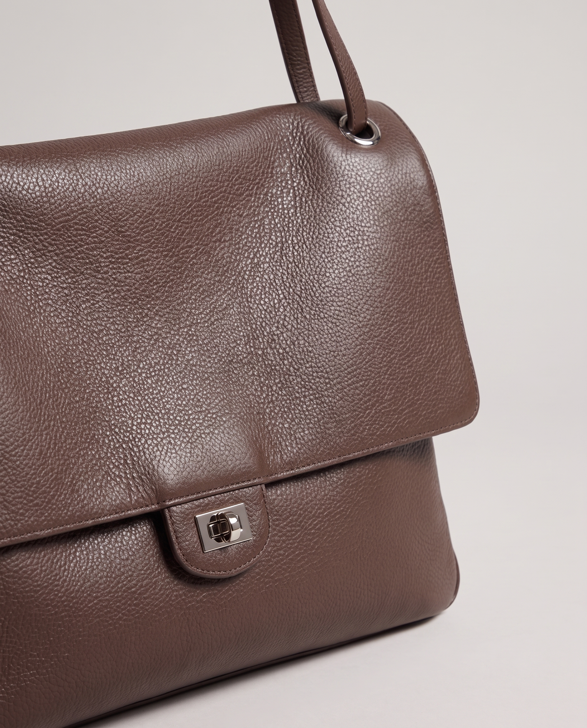 Fiume leather shoulder bag in brown, hardware and leather detail