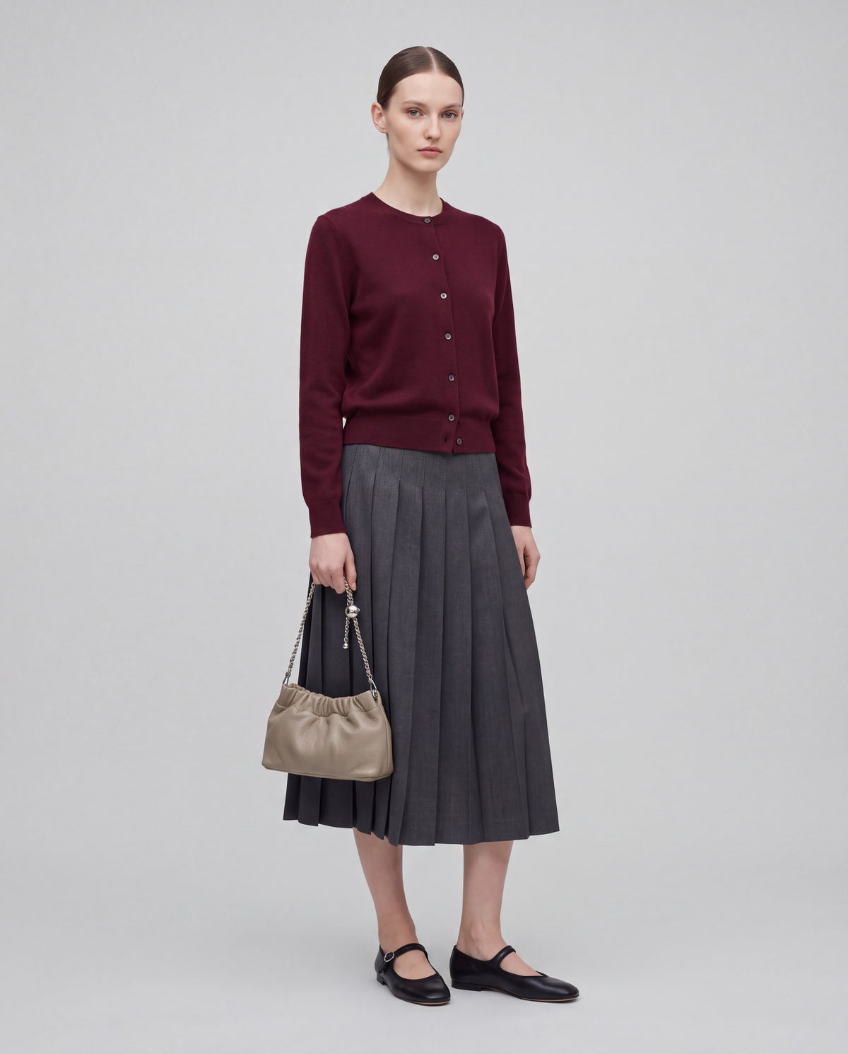 Giro bag in Taupe – worn by model, full length