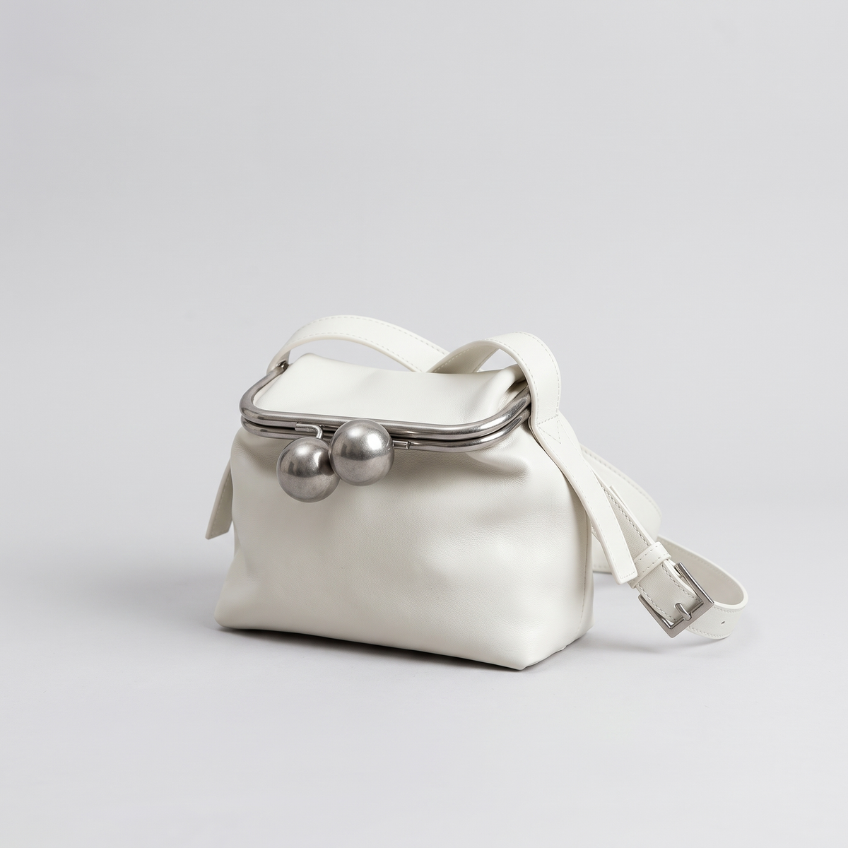 Garda in Ivory