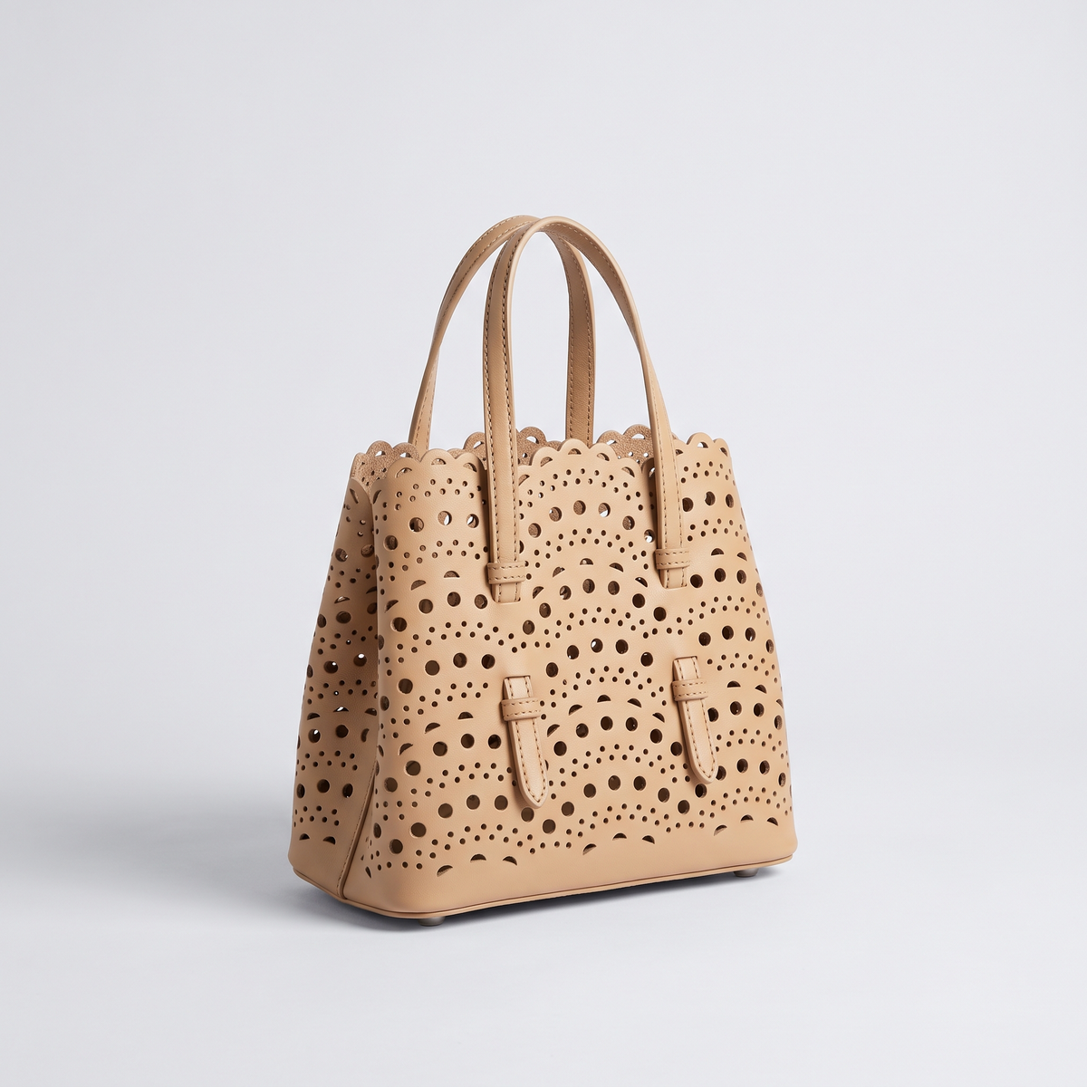 Valentina Urbino Medium tote in Apricot